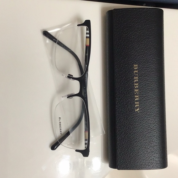 Michael Kors, Coach,Dolce and Gabana, Burbe and others - Picture 10 of 10